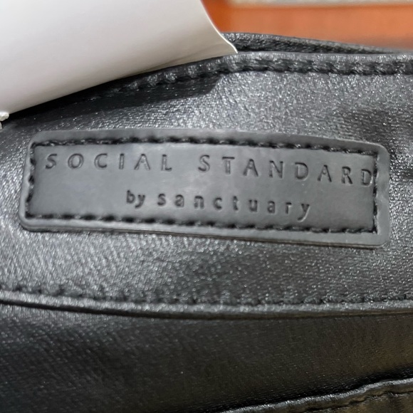 NWT Faux Leather Look Social Standard Skinny Ankle Jeans, Sz 6 - Picture 4 of 16